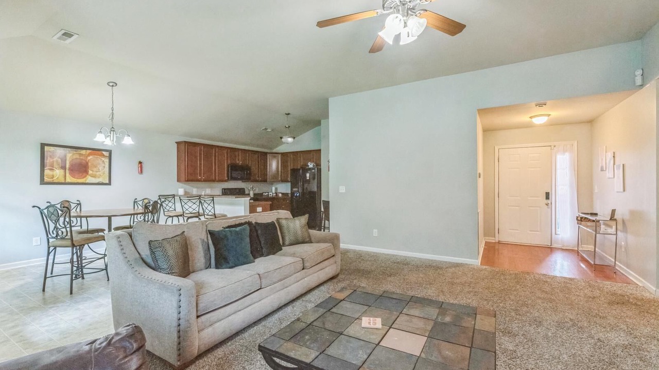 Photo of Livingroom in Harvest