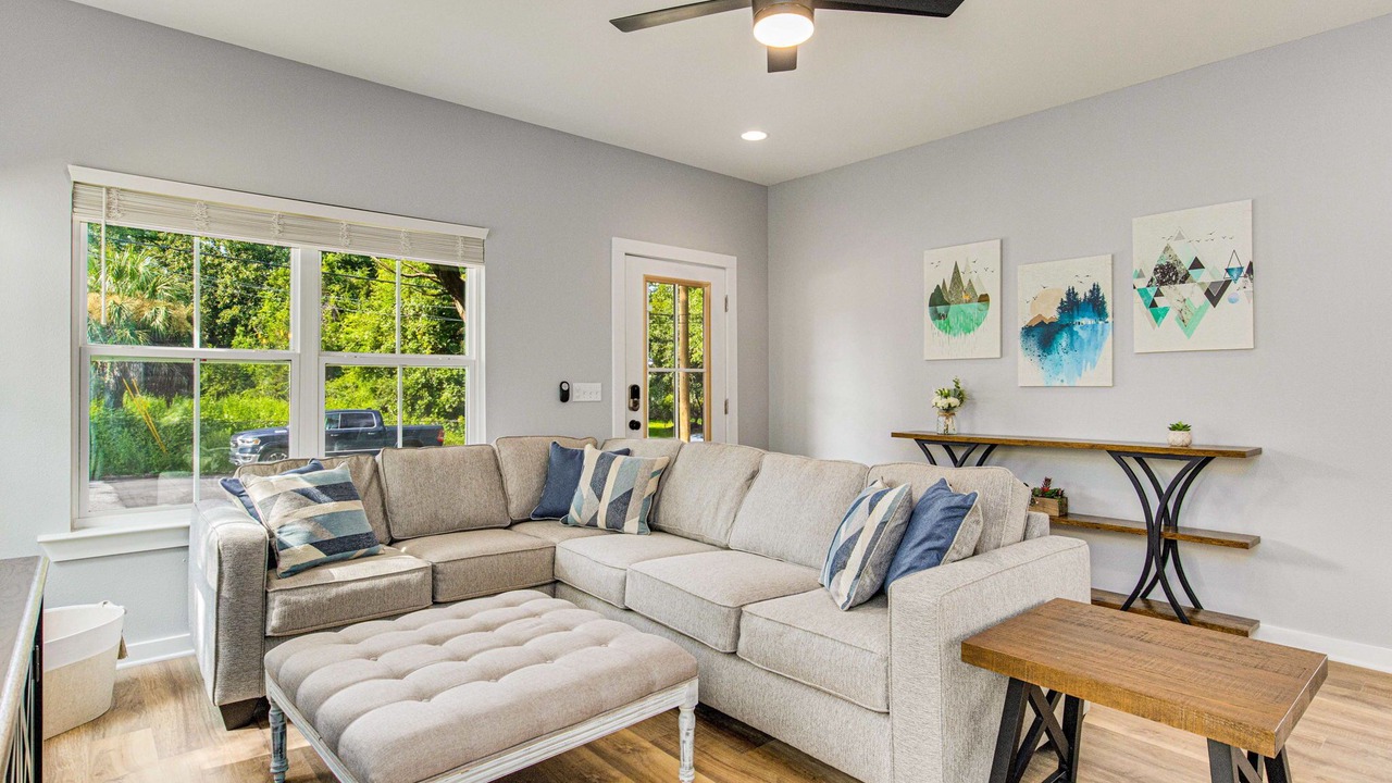 Photo of Livingroom in Southeast Pensacola