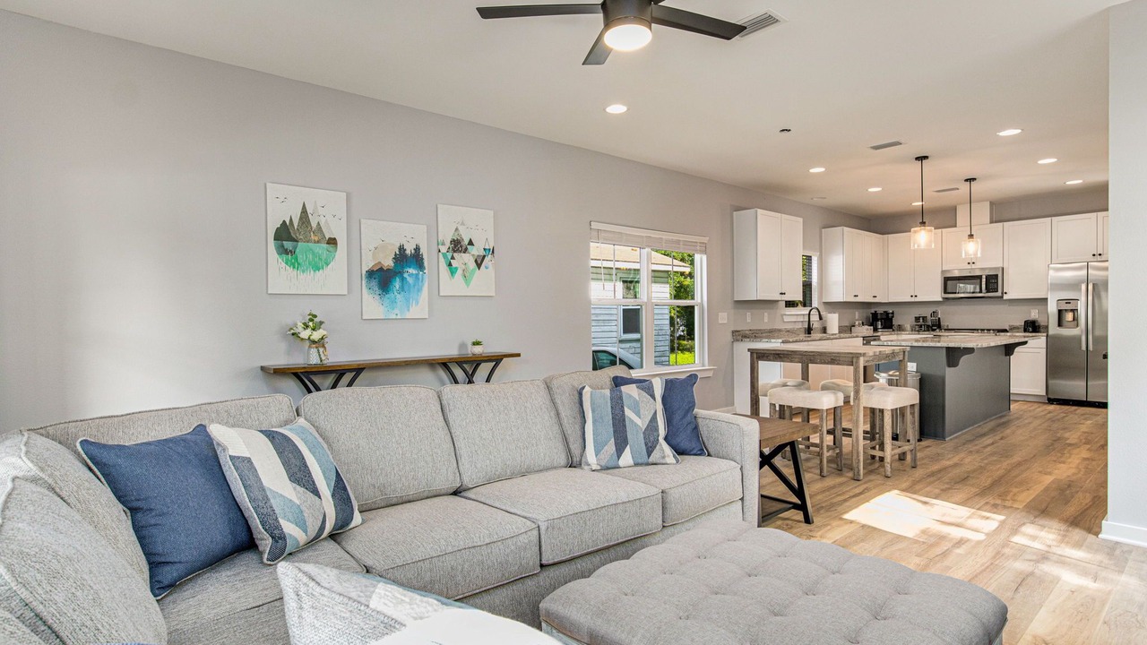 Photo of Livingroom in Southeast Pensacola