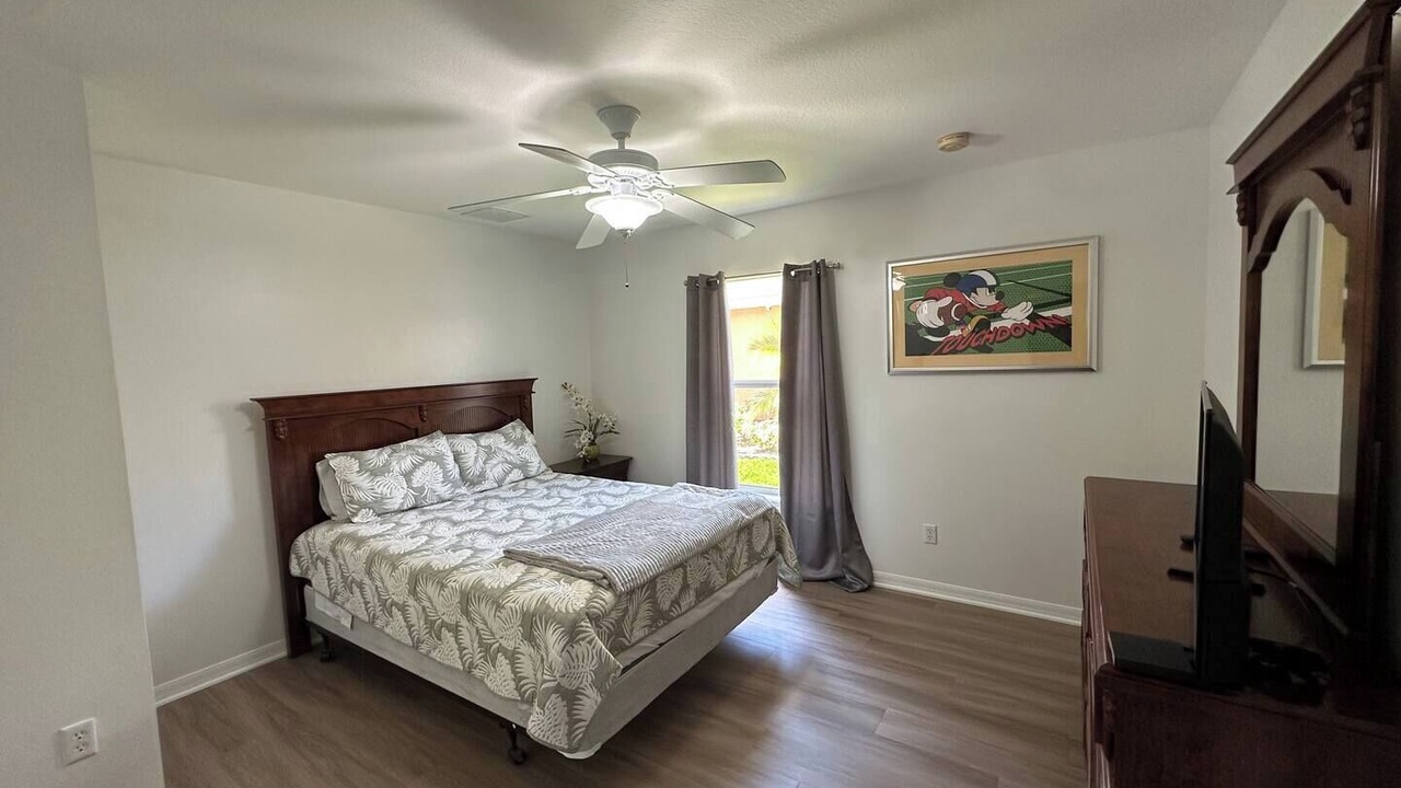 Photo of Bedroom in Sandy Ridge