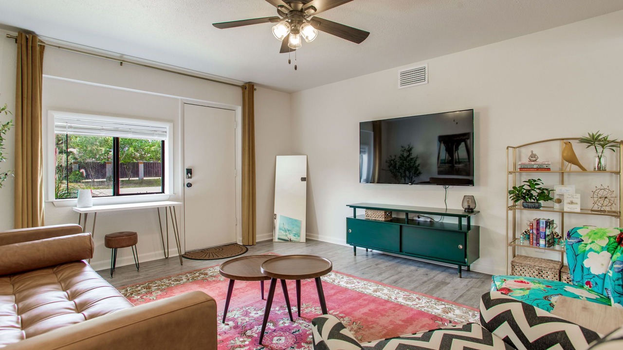 Photo of Livingroom in Ono Island