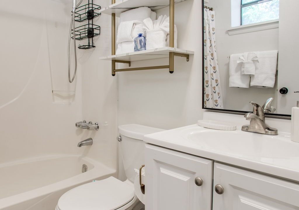 Photo of Bathroom in Ono Island