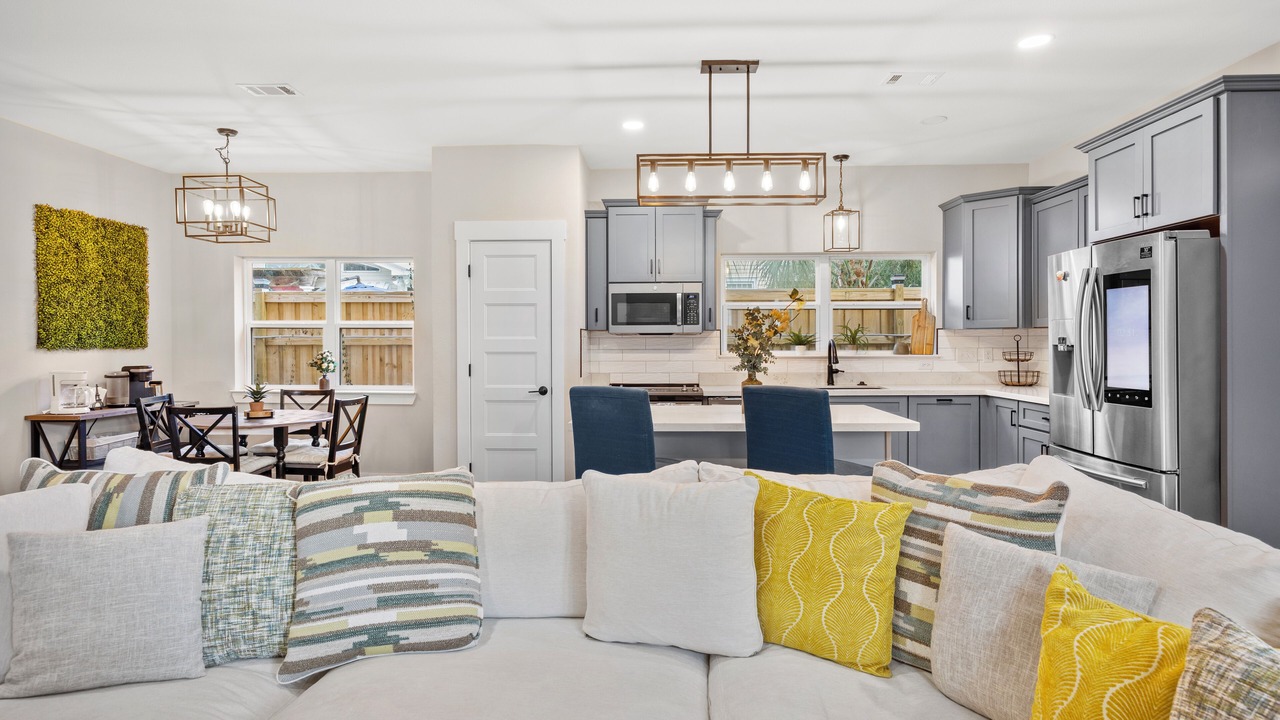 Photo of Livingroom in East Hill