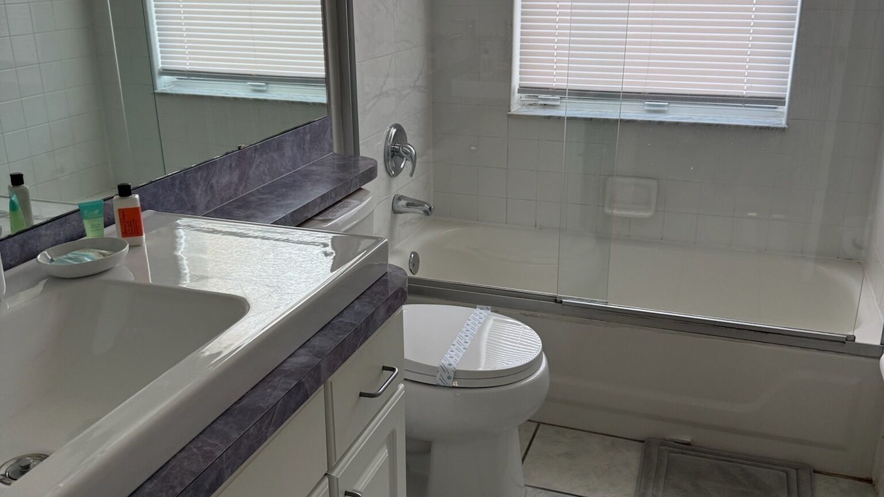 Photo of Bathroom in Sunset Lakes