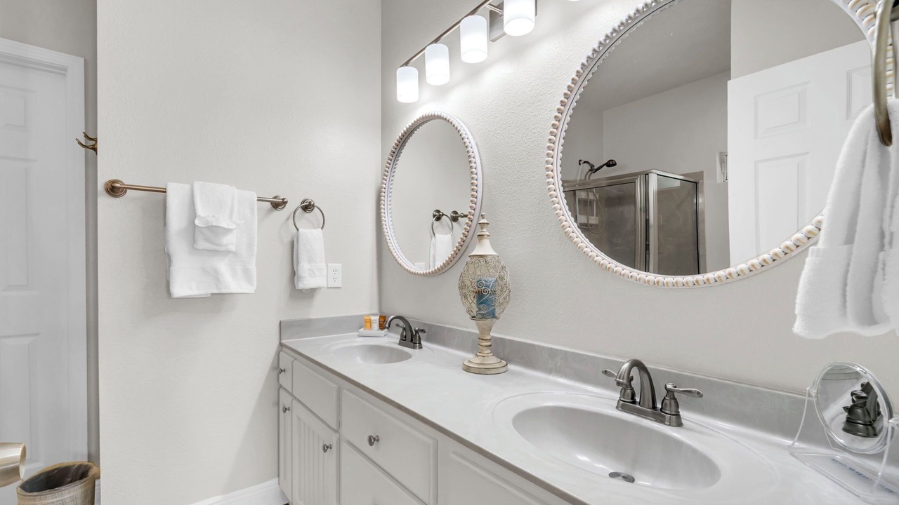 Photo of Bathroom in Clipper Cove