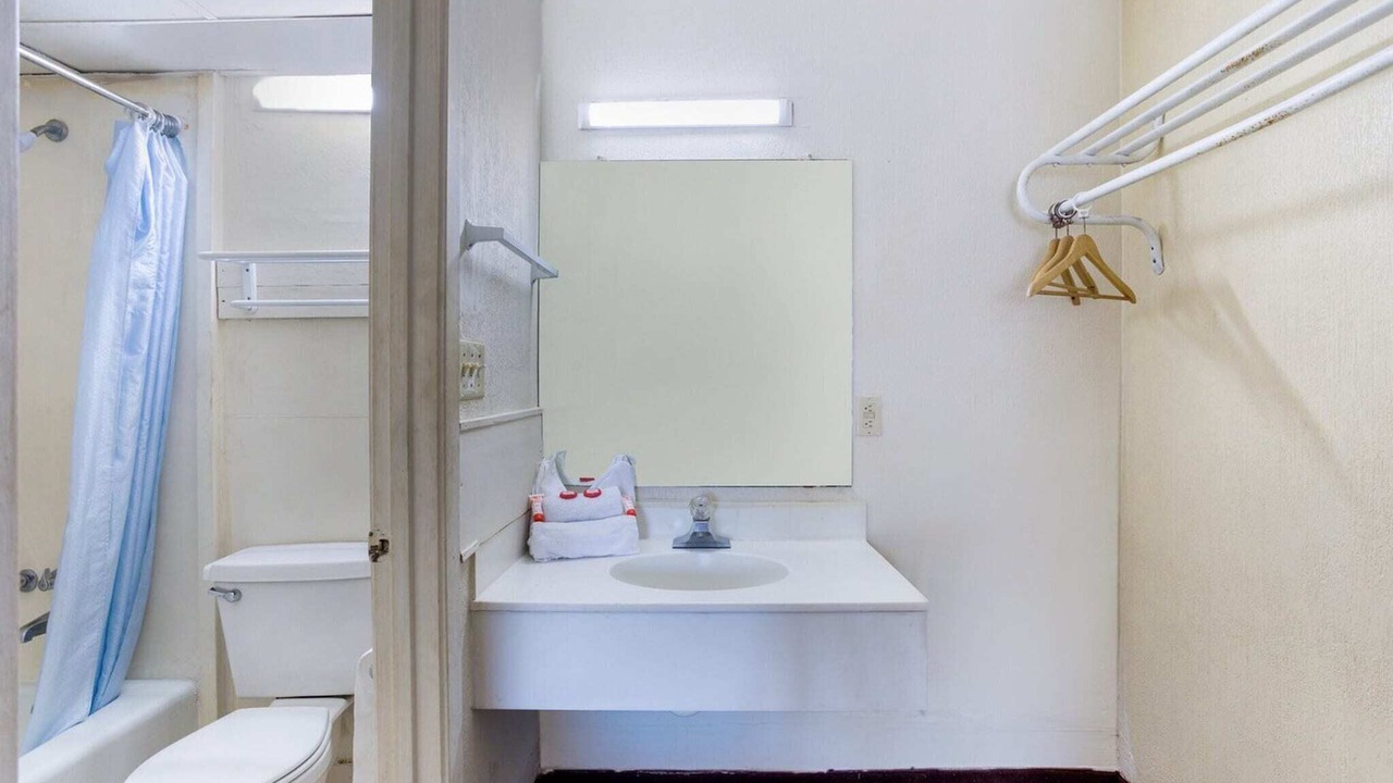 Photo of Bathroom in Northwest Pensacola