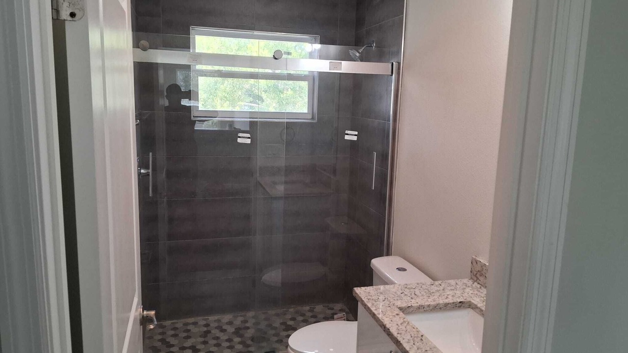 Photo of Bathroom in Taft