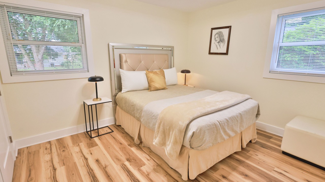Photo of Bedroom in Scenic Heights