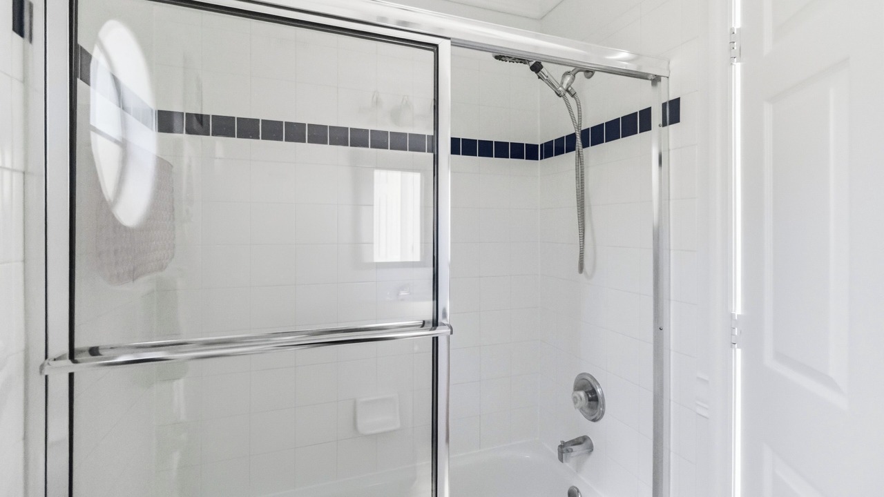 Photo of Bathroom in Lakeside Estates