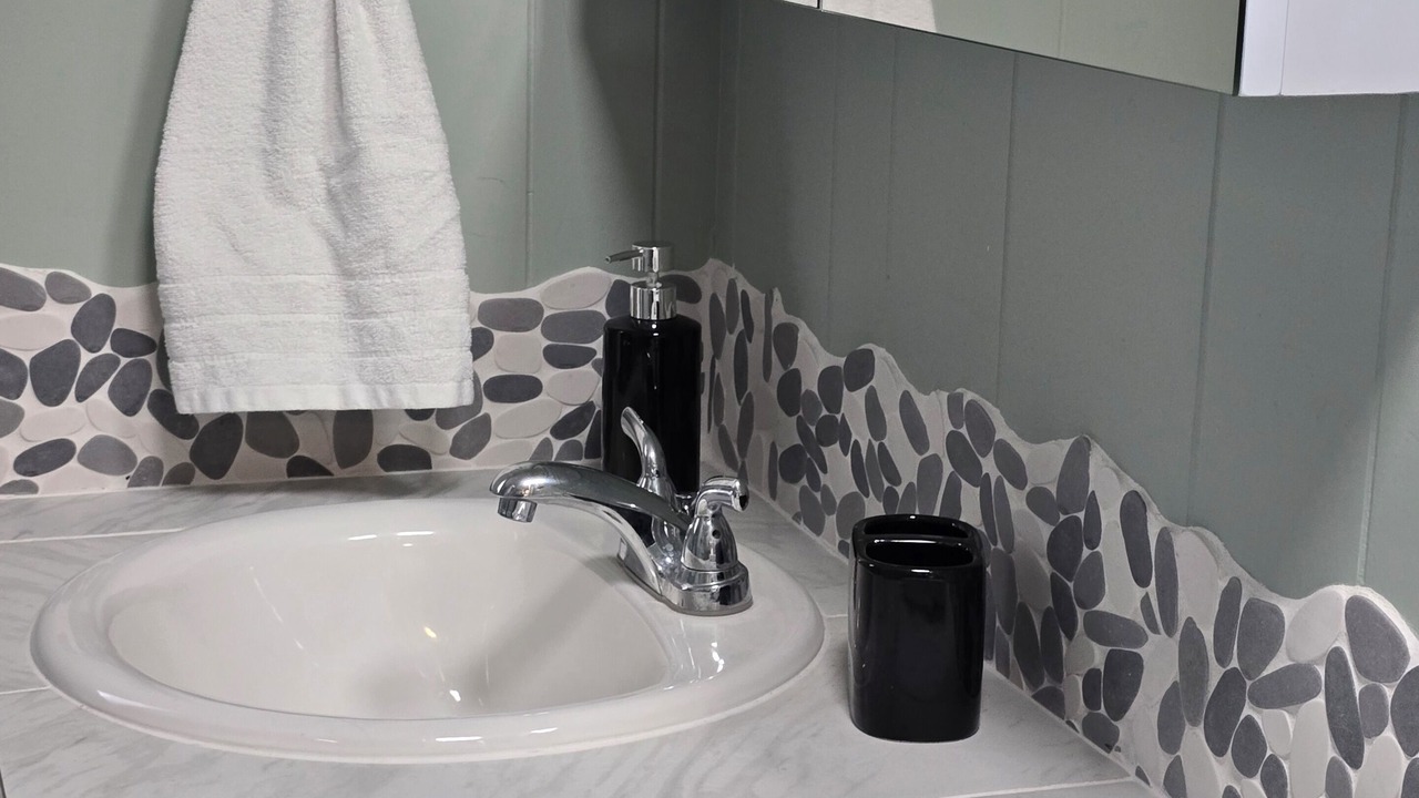 Photo of Bathroom in Putnam Hall