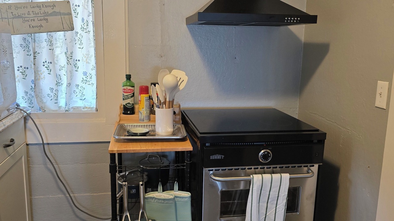 Photo of Kitchen in Putnam Hall