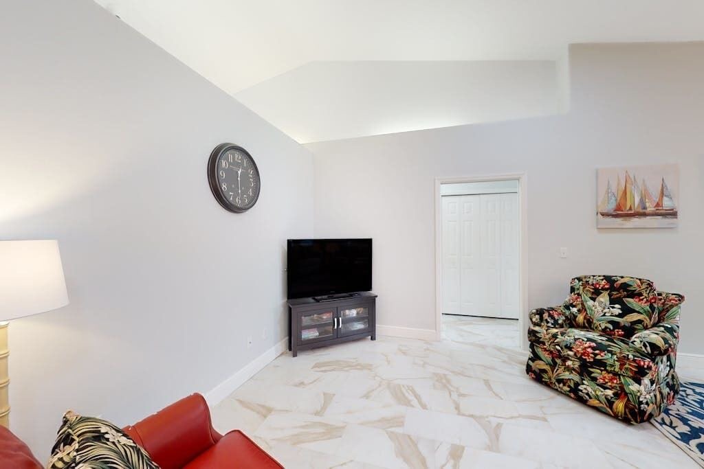Photo of Livingroom in Crown Pointe