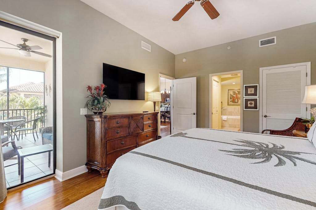 Photo of Bedroom in Royal Harbor