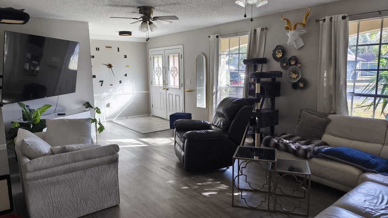 Photo of Livingroom in Beacon Woods East