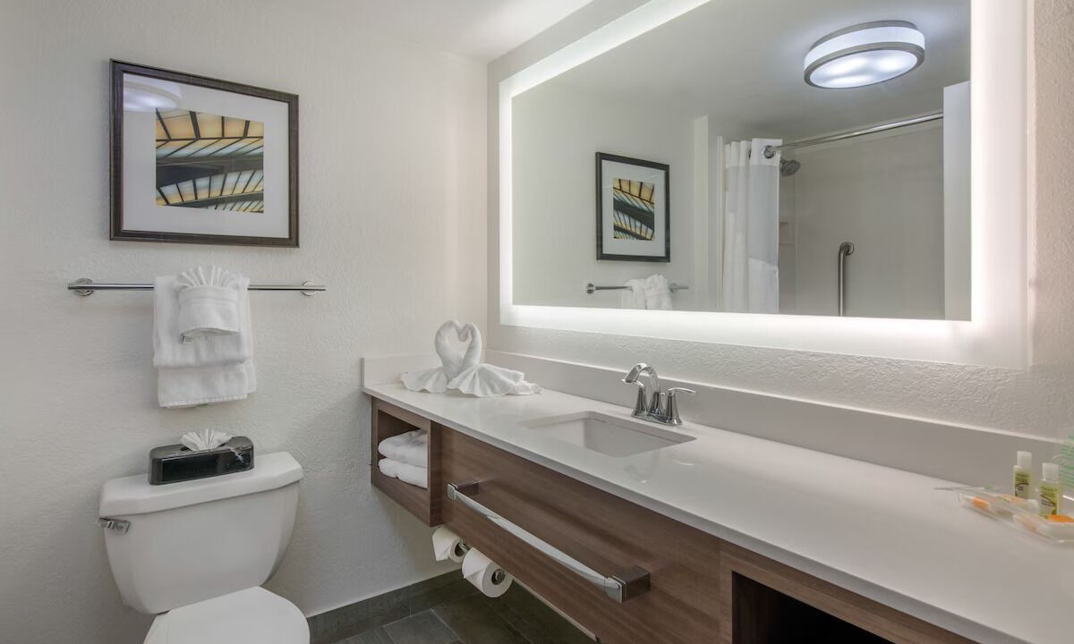 Photo of Bathroom in Tropic