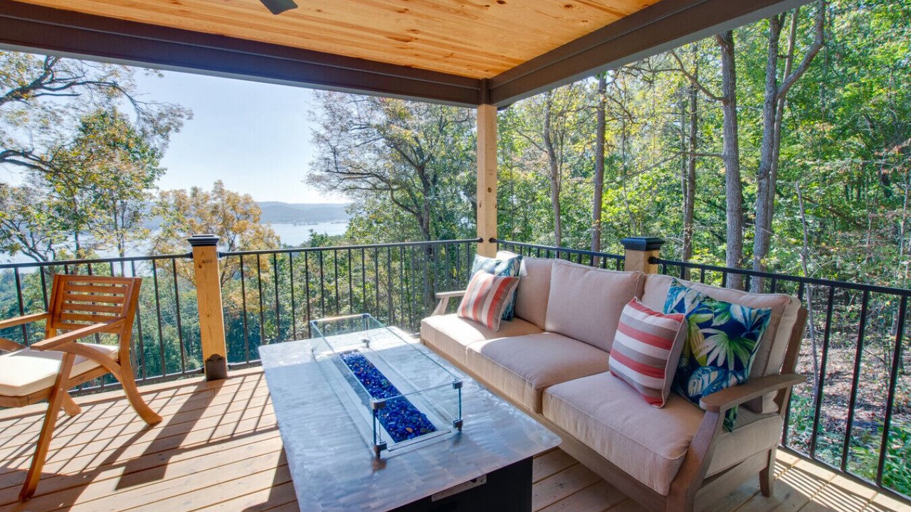 Photo of Outdoor in Groveoak