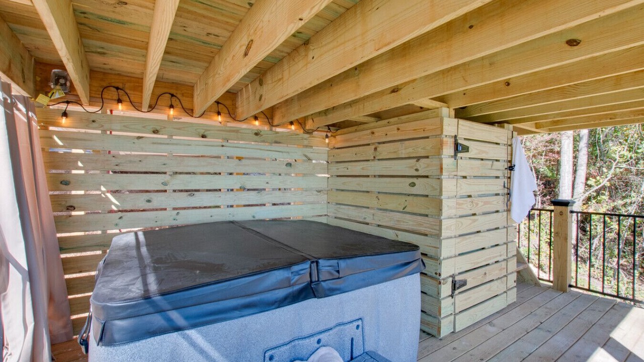 Photo of Outdoor in Groveoak