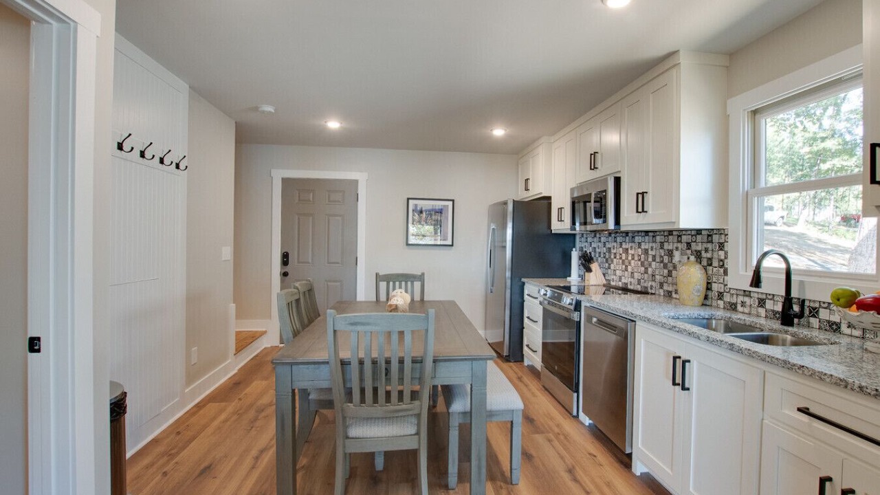 Photo of Bedroom in Groveoak