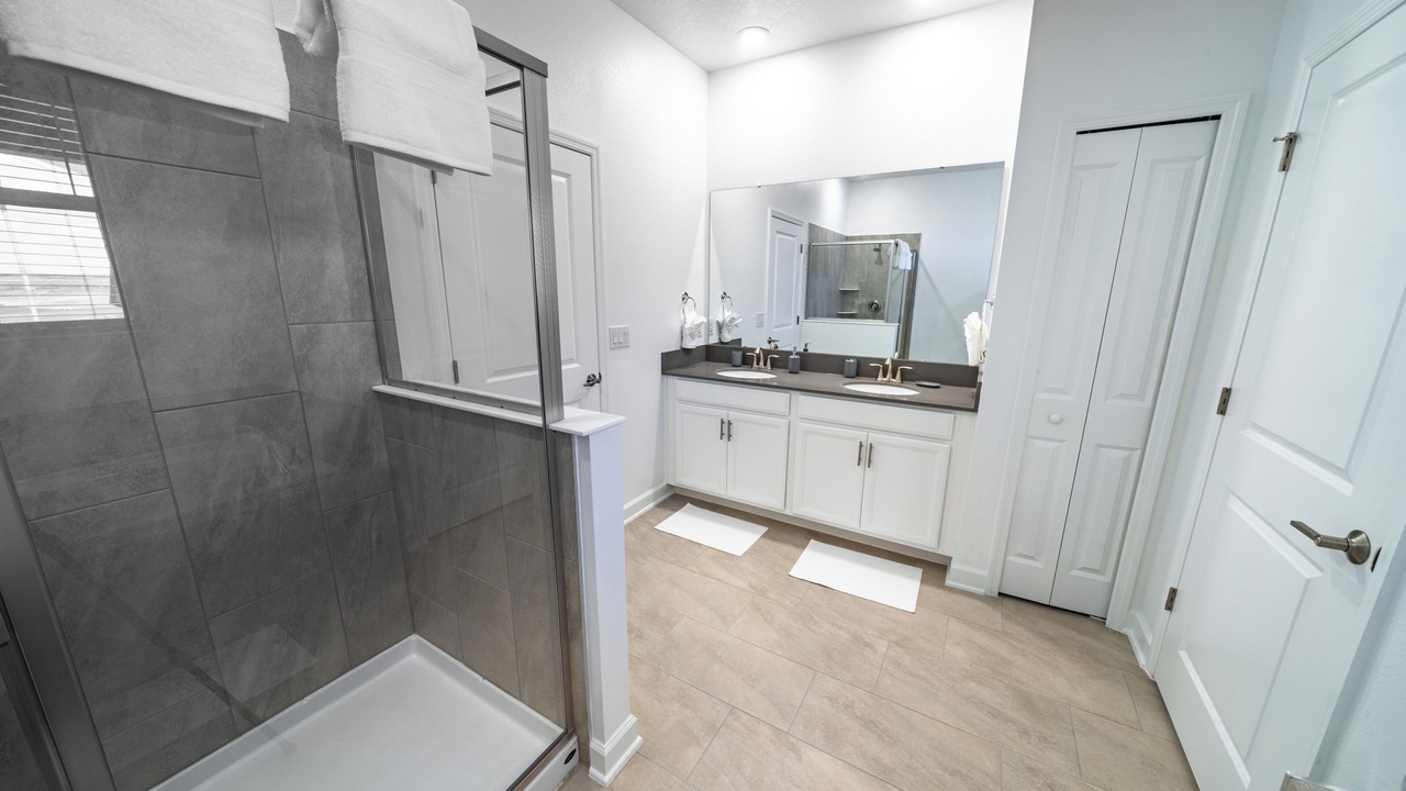 Photo of Bathroom in Four Corners