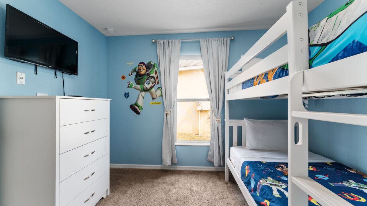 Photo of Bedroom in Crystal Cove