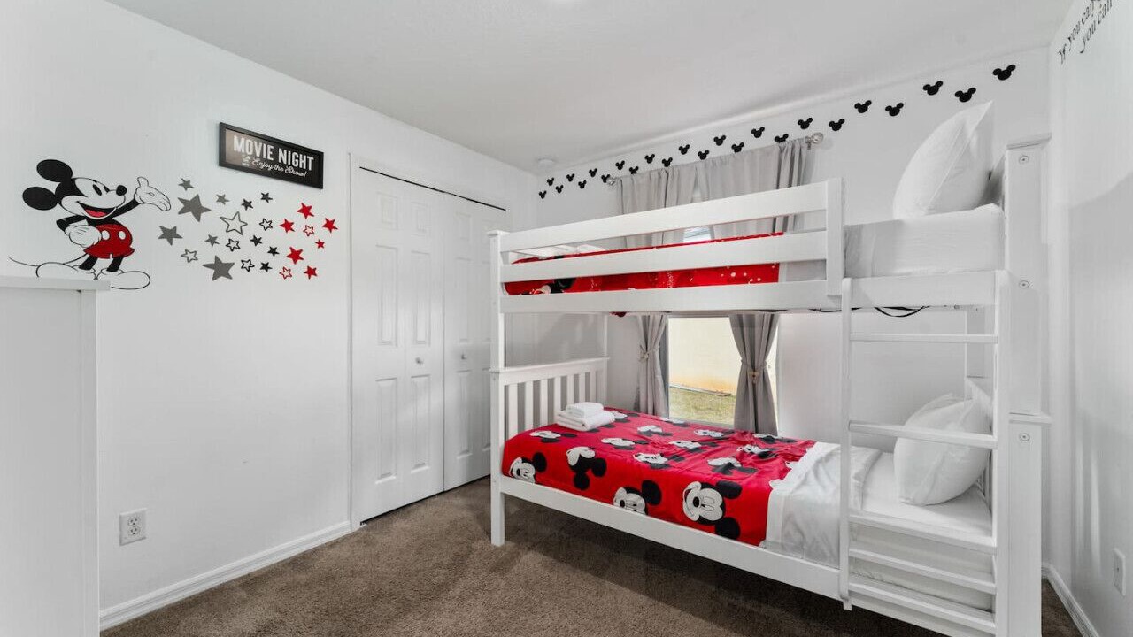 Photo of Bedroom in Crystal Cove