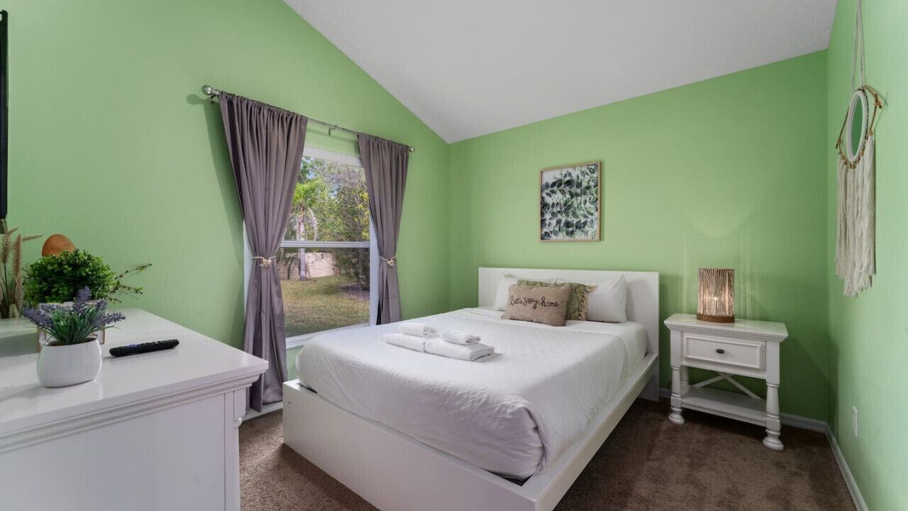 Photo of Bedroom in Crystal Cove