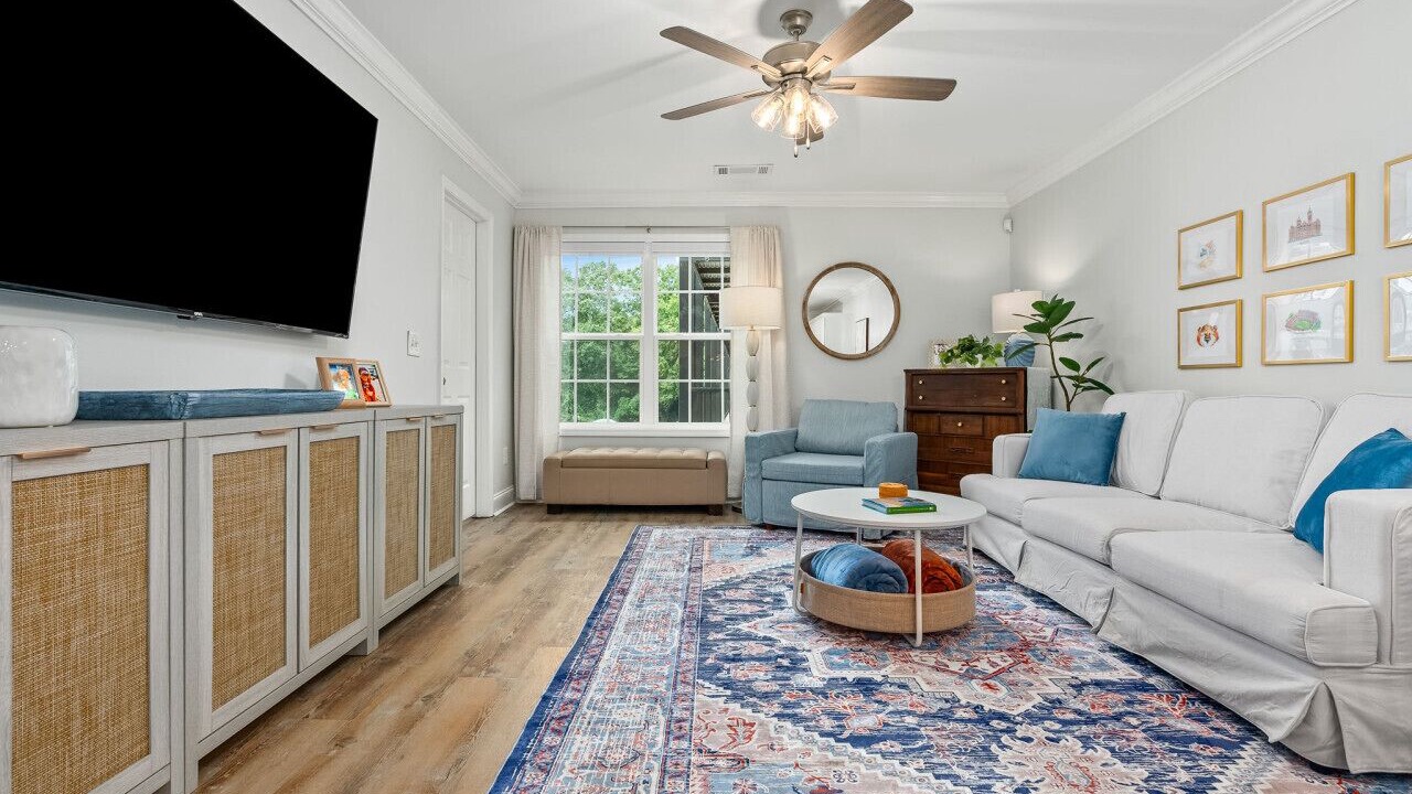Photo of Livingroom in Auburn
