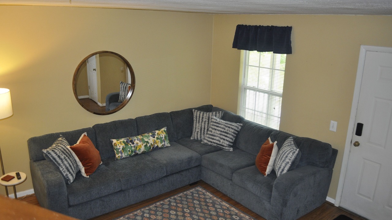 Photo of Livingroom in Auburn