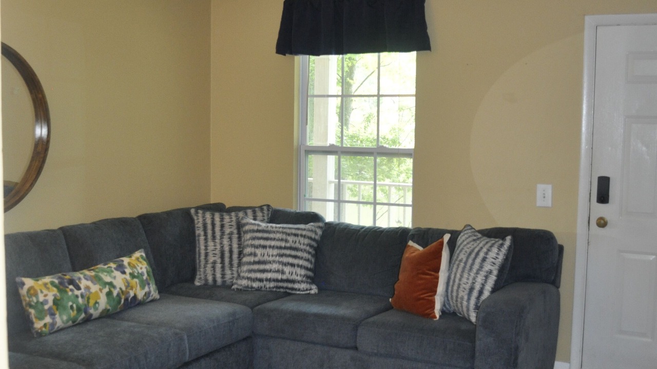 Photo of Livingroom in Auburn