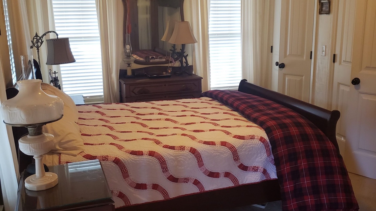 Photo of Bedroom in Little Kowaliga