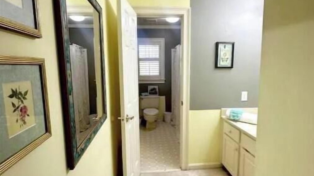 Photo of Bathroom in Gunter Afs