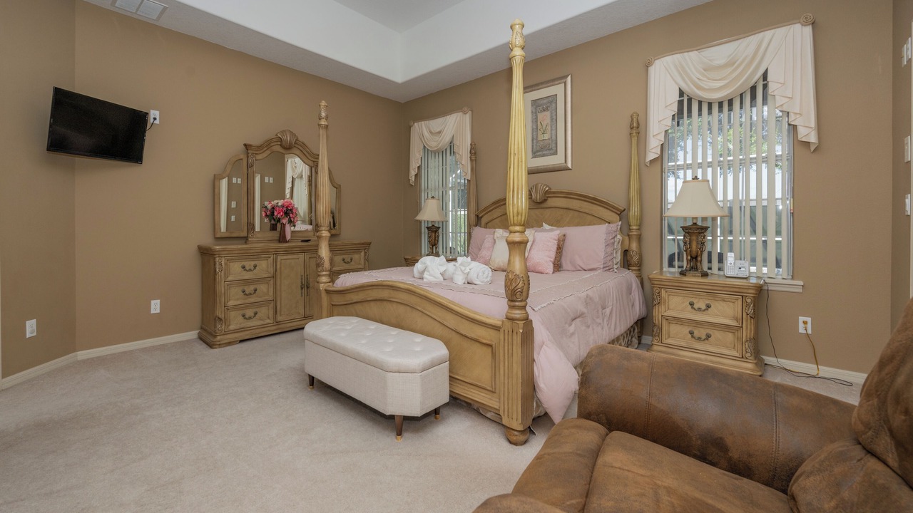 Photo of Bedroom in Tuscan Hills