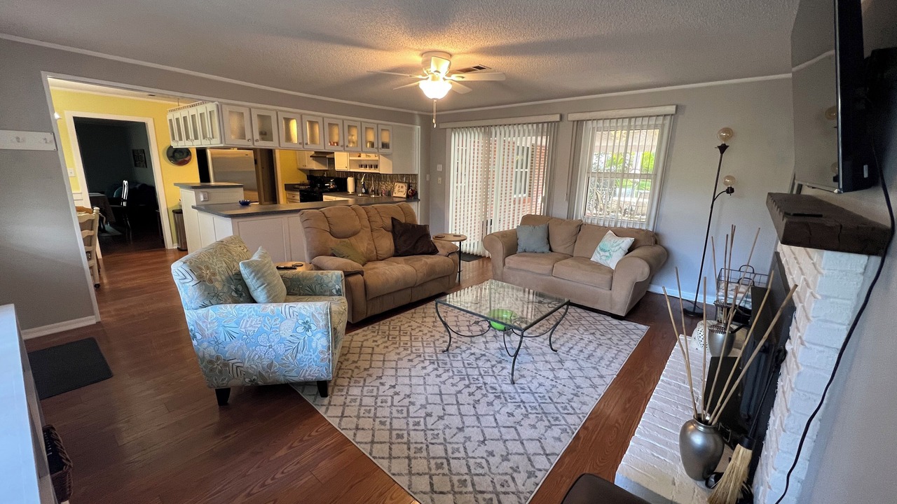 Photo of Livingroom in Northeast Pensacola