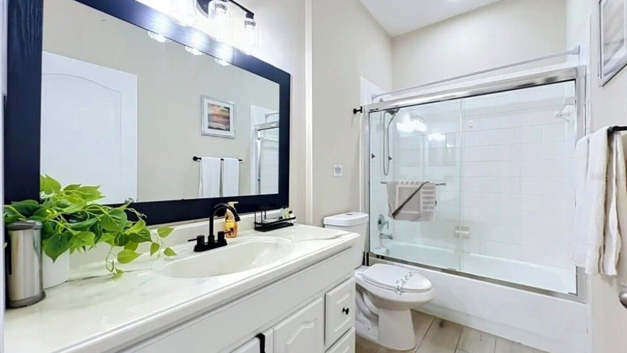 Photo of Bathroom in Orange Tree