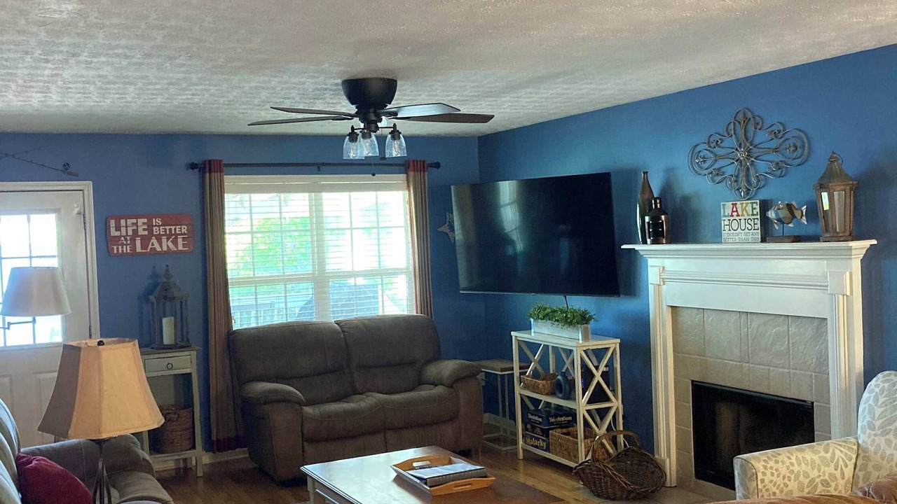 Photo of Livingroom in Leesburg