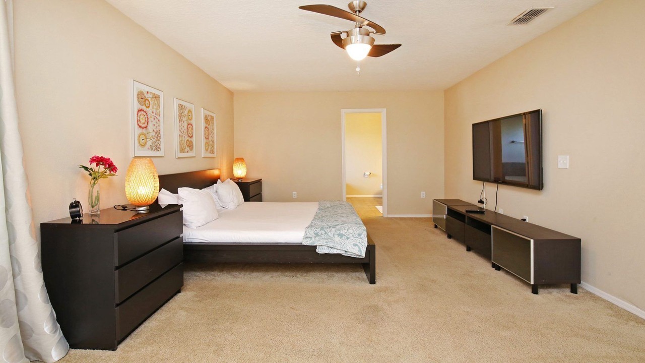 Photo of Bedroom in Seasons