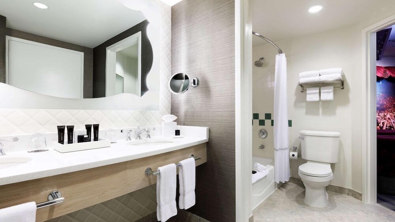 Photo of Bedroom in Florida Center