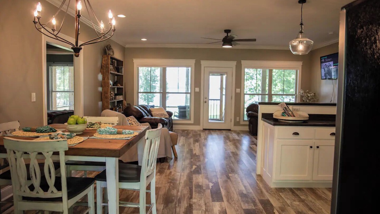 Photo of Bedroom in Groveoak
