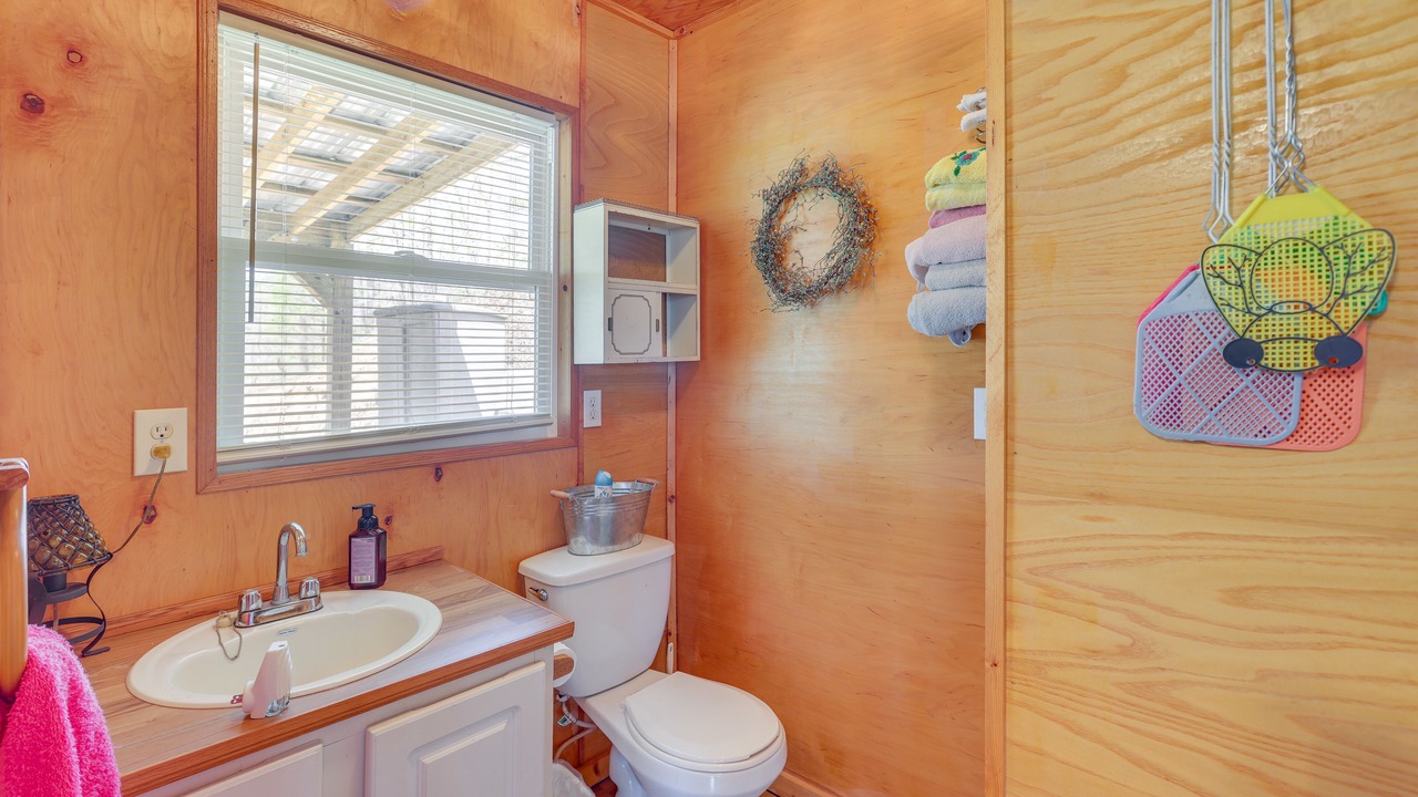 Photo of Bathroom in Delta