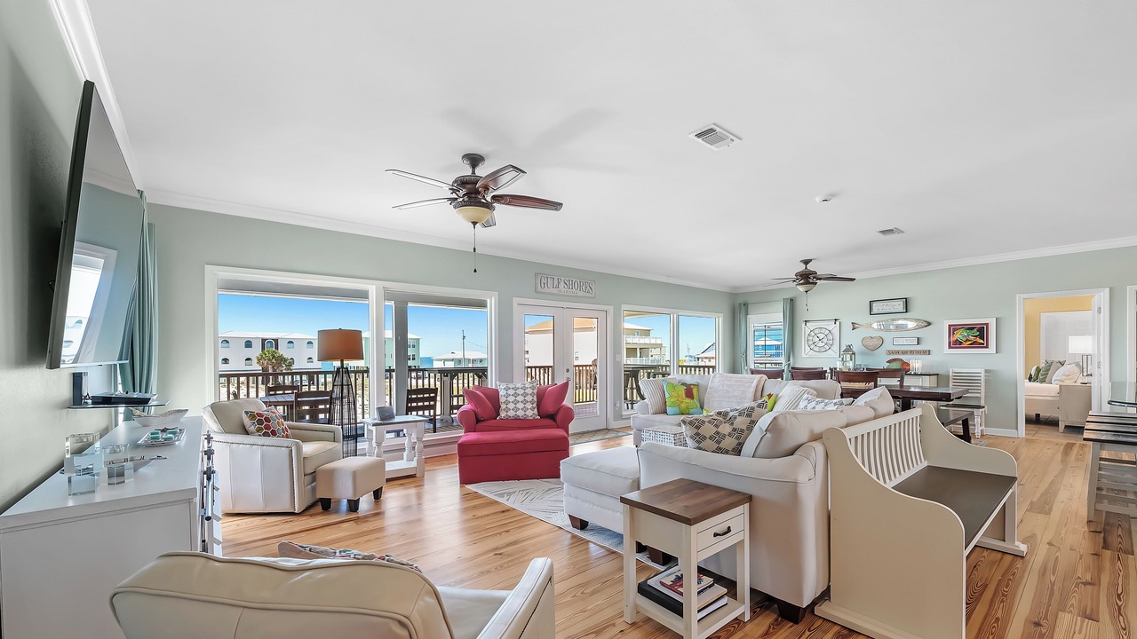 Photo of Livingroom in Surf Side Shores
