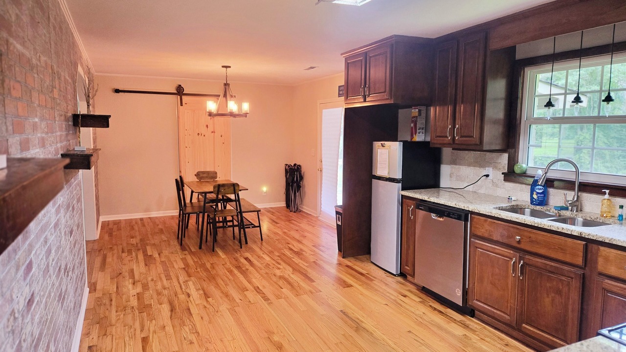 Photo of Kitchen in Albertville