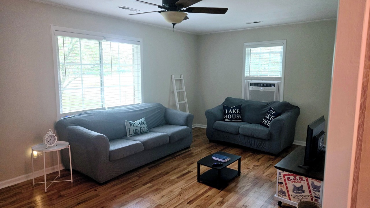 Photo of Livingroom in Albertville