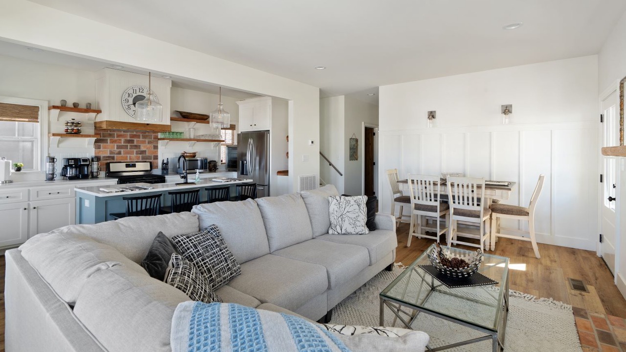 Photo of Livingroom in Guntersville