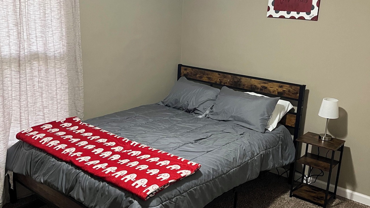 Photo of Bedroom in Talladega