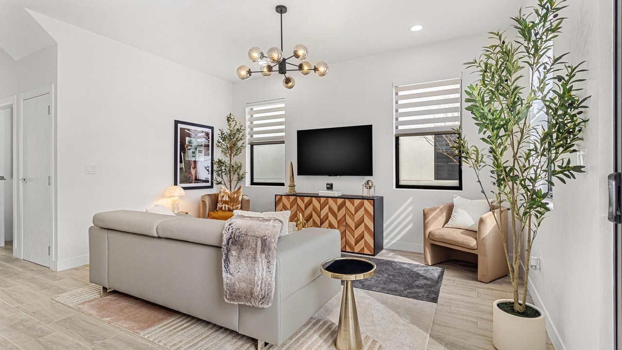 Photo of Livingroom in Pinecrest West Park