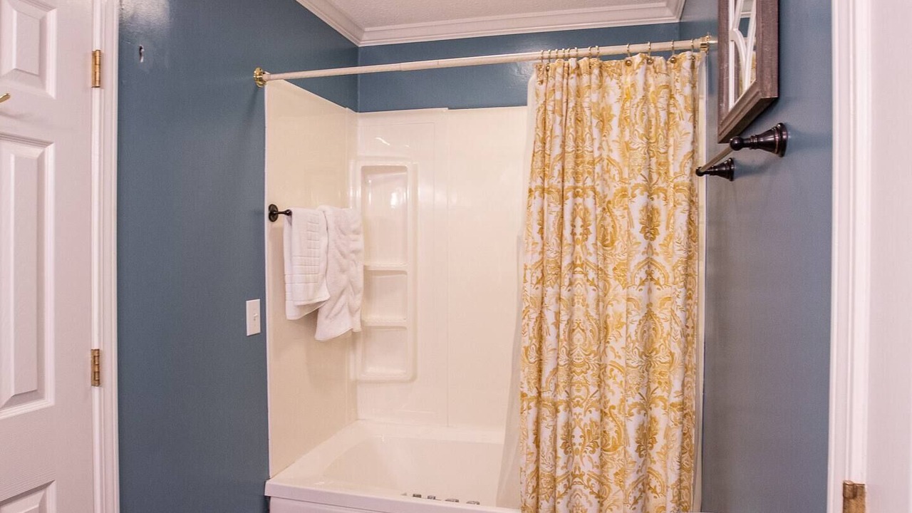 Photo of Bathroom in Albertville