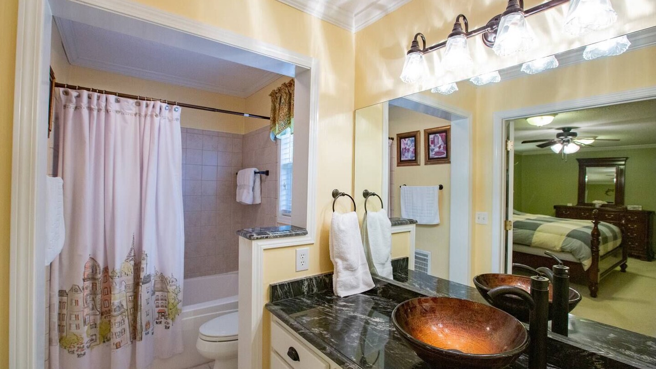 Photo of Bathroom in Albertville