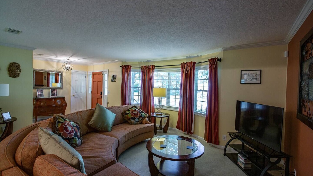 Photo of Livingroom in Albertville