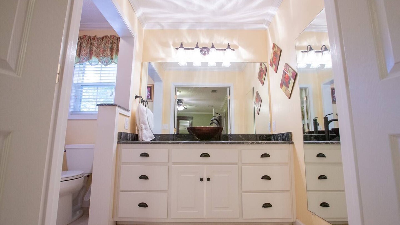 Photo of Bathroom in Albertville
