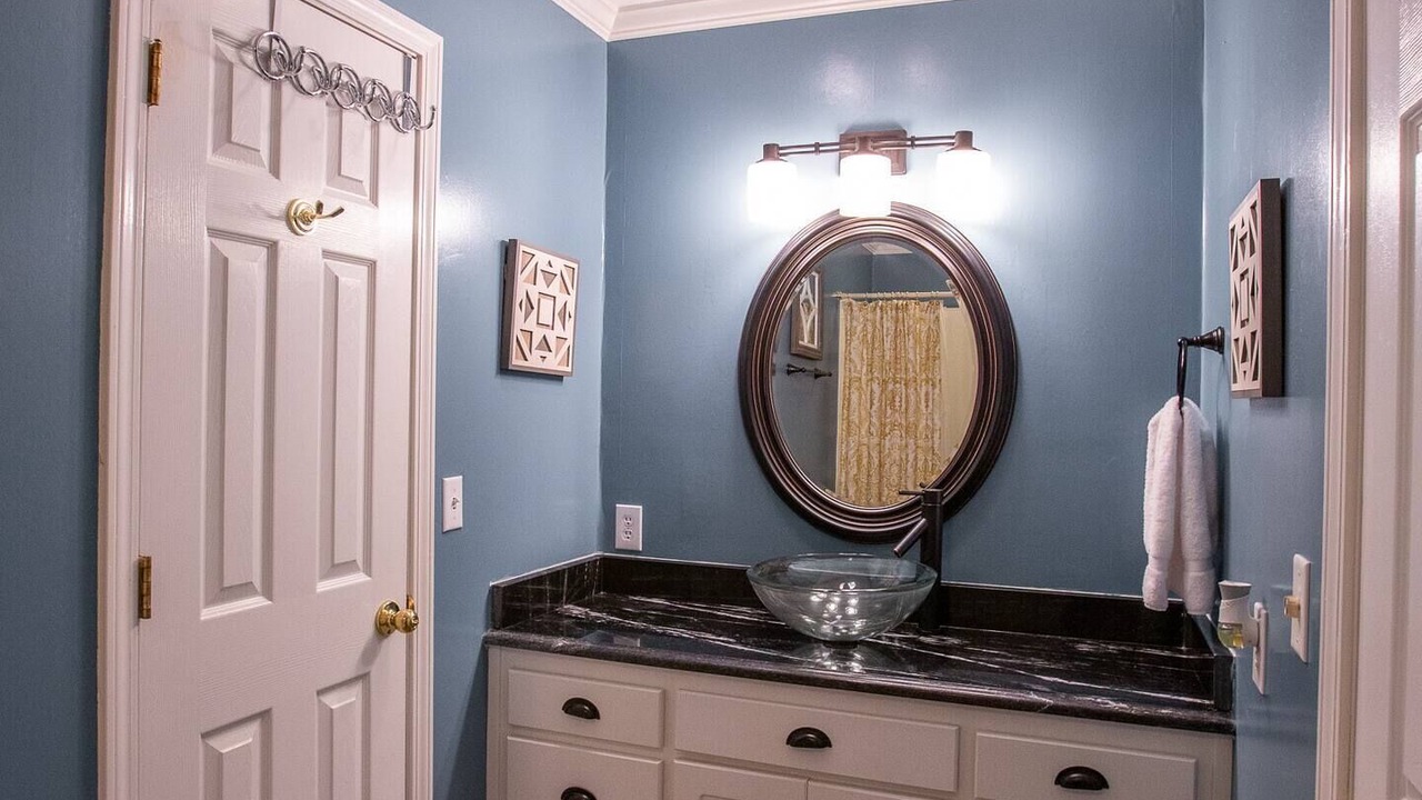 Photo of Bathroom in Albertville